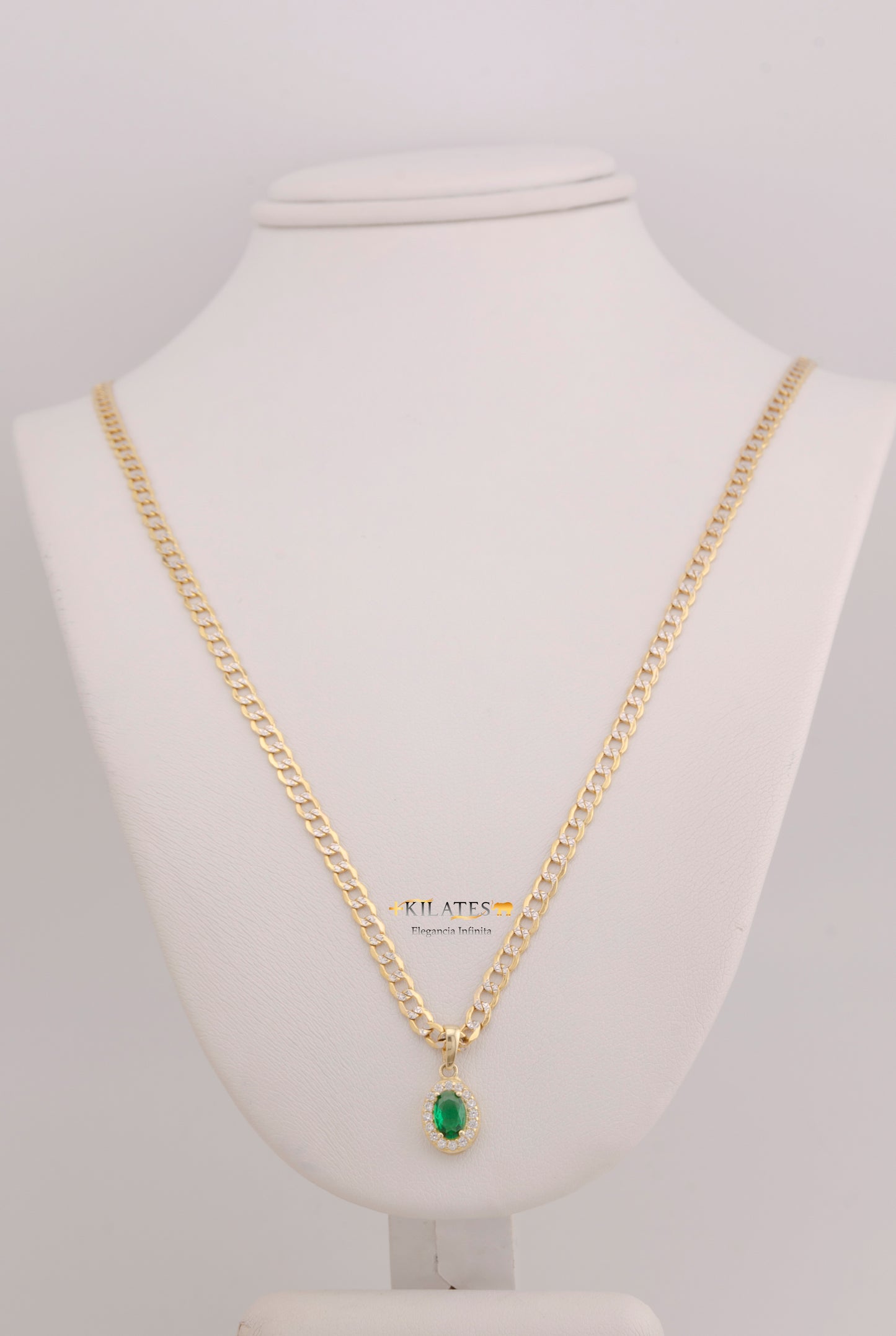 "CADENA DE 50CM PARA DAMA ESTILO CUBANA DIAMANTADA CON DIJE OVALADO BLANCO CON VERDE. ORO 10K #775-3845"