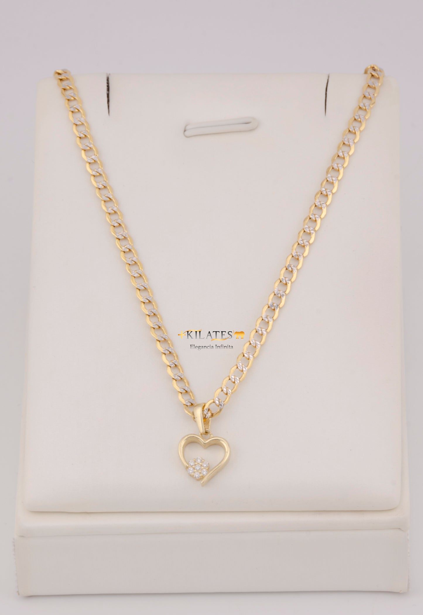 "CADENA DE 50CM PARA DAMA ESTILO CUBANA DIAMANTADA CON DIJE DE CORAZON CON ZIRCONIA BLANCA. ORO 10K #775-3835"