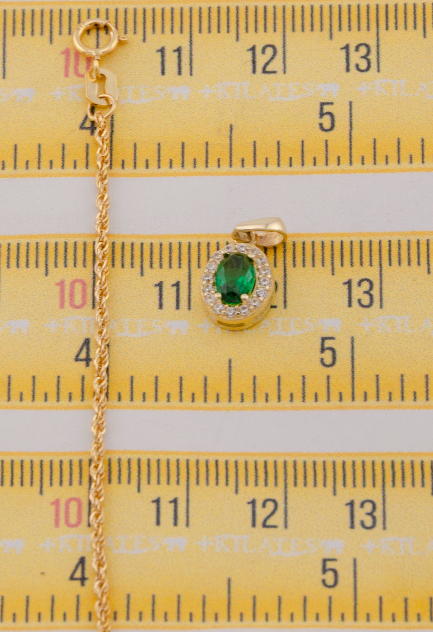"CADENA DE 50CM PARA DAMA ESTILO LAZO CON DIJE OVALADO BLANCO CON VERDE. ORO 10K #775-3843"