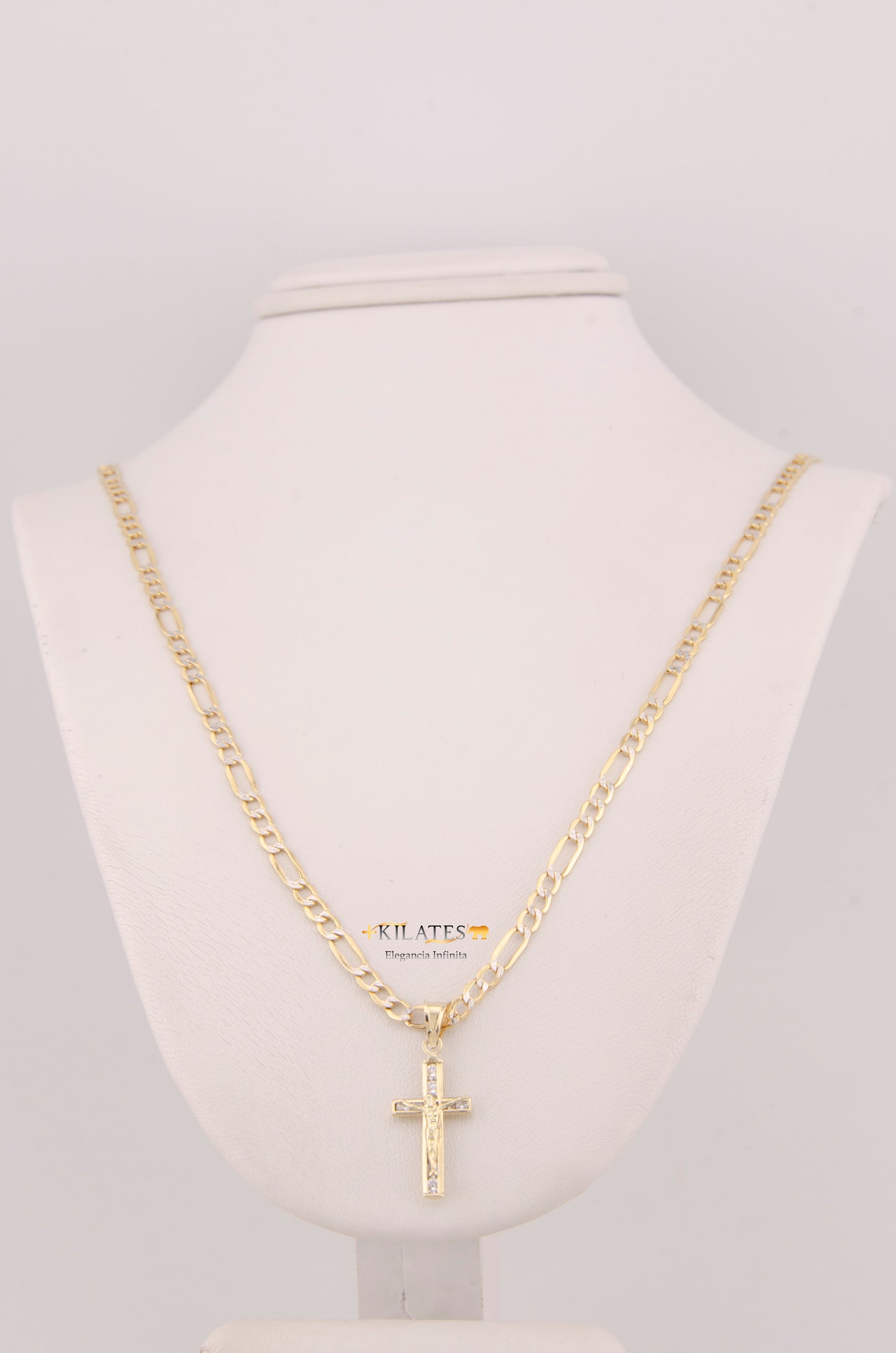 "CADENA DE 50CM PARA DAMA ESTILO 3+1 DIAMANTADA CON DIJE DE CRUZ CON JESUCRISTO.  ORO 10K #775-3897"