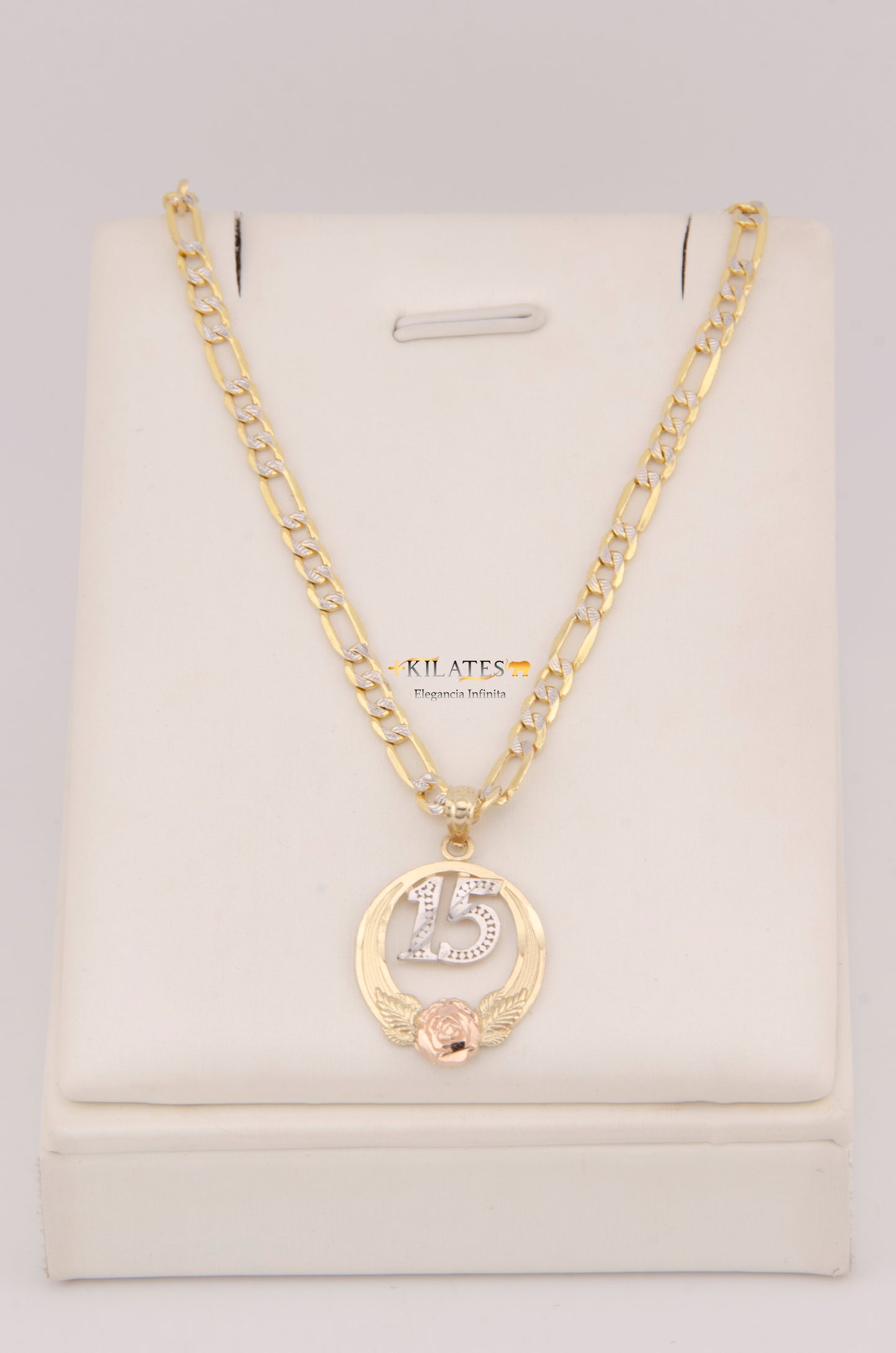 "CADENA DE 50CM PARA DAMA ESTILO 3+1 DIAMANTADA CON DIJE DE 15 AÑOS. ORO 10K #775-3895"