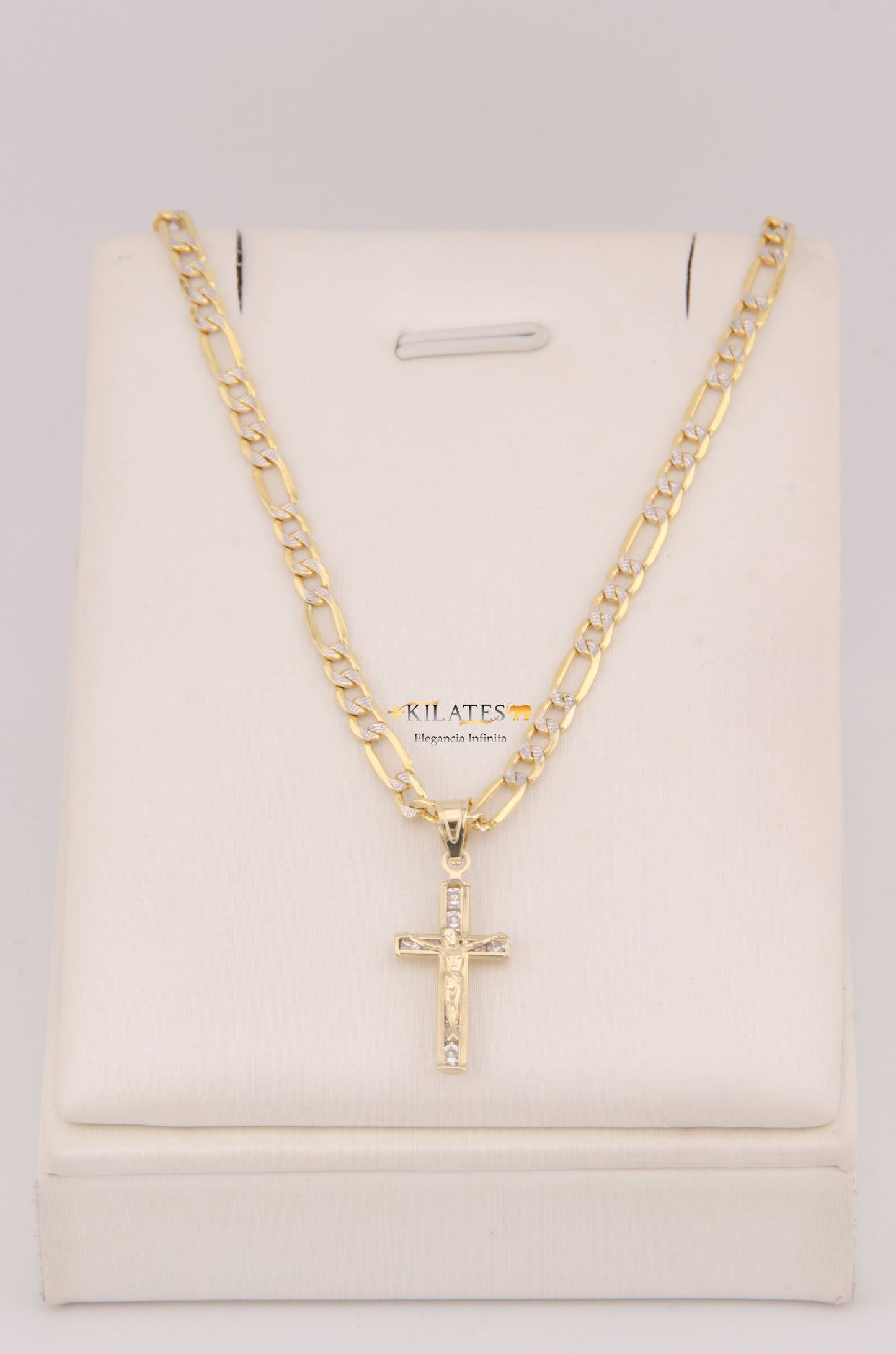 "CADENA DE 50CM PARA DAMA ESTILO 3+1 DIAMANTADA CON DIJE DE CRUZ CON JESUCRISTO.  ORO 10K #775-3897"