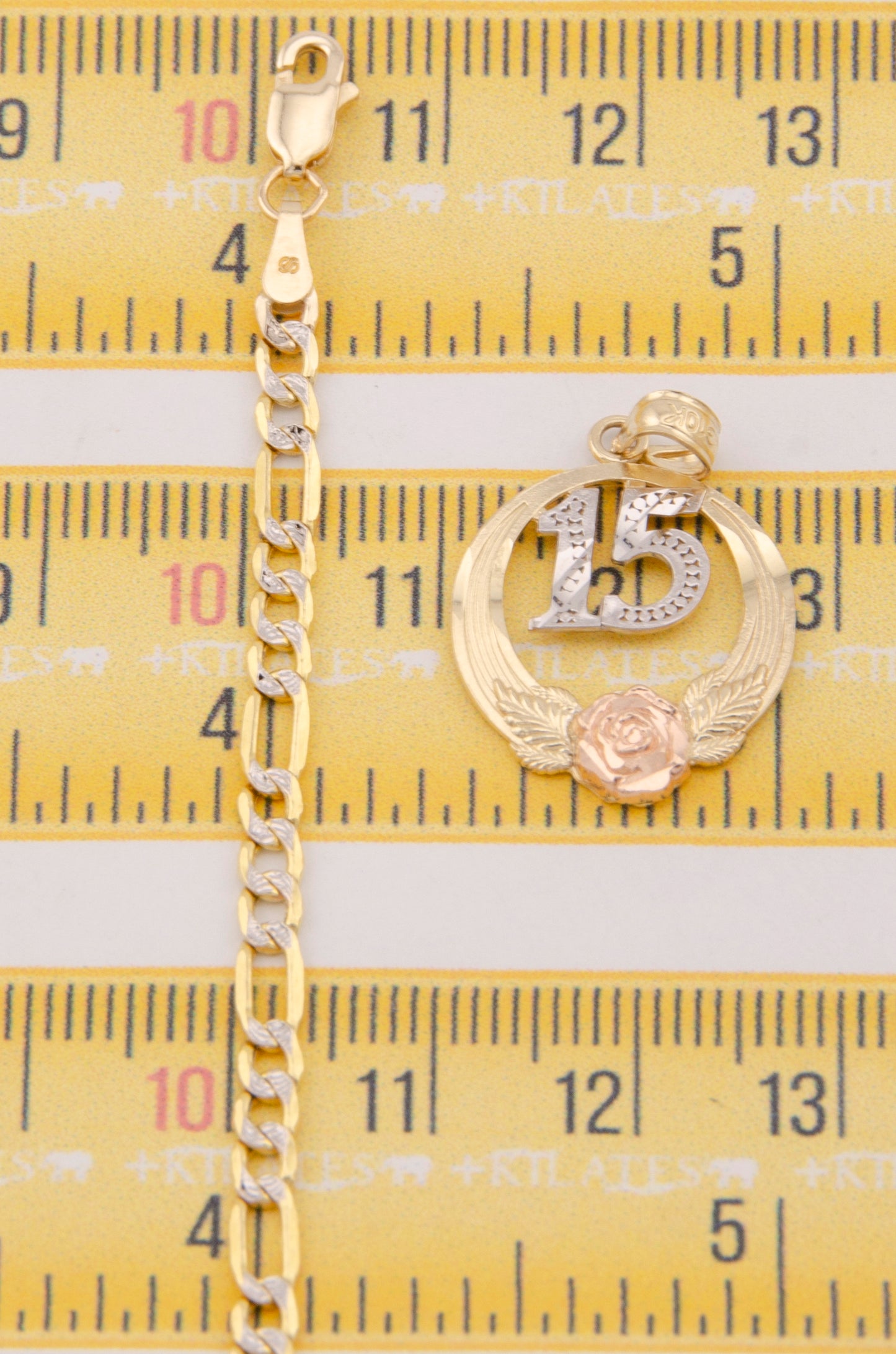 "CADENA DE 50CM PARA DAMA ESTILO 3+1 DIAMANTADA CON DIJE DE 15 AÑOS. ORO 10K #775-3895"