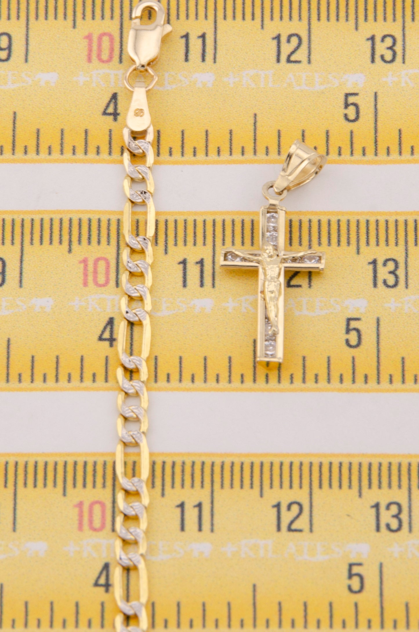 "CADENA DE 50CM PARA DAMA ESTILO 3+1 DIAMANTADA CON DIJE DE CRUZ CON JESUCRISTO.  ORO 10K #775-3897"